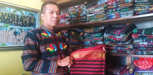 Mengenal Muhammad Ali, Perintis“Mantik” Sangia Tenunan Khas Adat Mekongga