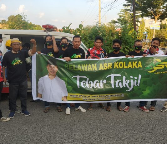 Relawan ASR dan Partai Gerindra Bagikan Ratusan Paket Takjil