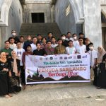 Aliansi Pemuda Sabilambo Berbagi Takjil ke Pengendara