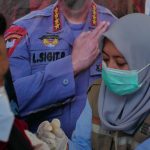 Ratusan Masyarakat Kolaka Antusias Ikuti Vaksinasi Forum Wartawan Kolaka