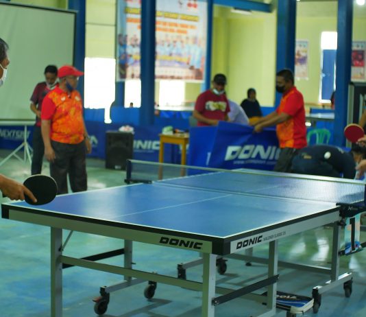 “Duel” Bupati Kolaka VS Ketua DPRD Tandai Dibukanya Turnamen Tenis Meja SMS Berjaya Ke-3