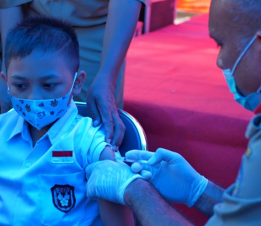 Target 27.500 Siswa, Vaksinasi Anak Usia Dini di Kolaka Dimulai