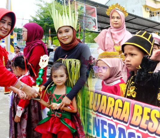 KKKTK Kerjasama Top Swalayan Kolaka Sukses Gelar Karnaval dan Fashion Show Tingkat RA/TK