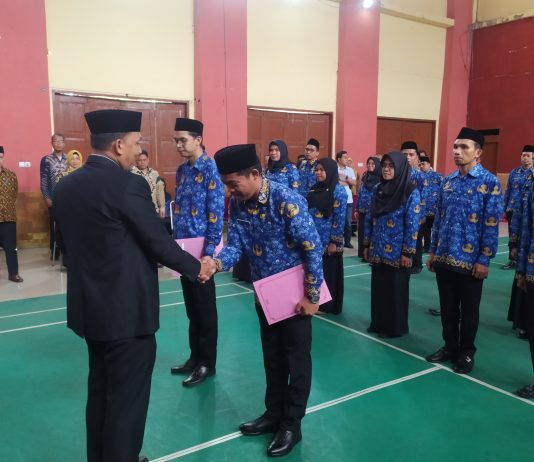 Lantik 30 PNS, Rektor USN Ingatkan untuk Bijak Bersosmed