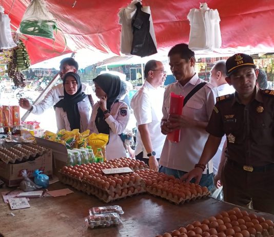 Jelang Ramadan Harga Beras dan Telur di Pasar Raya Mekongga Kolaka Mulai Merangkak Naik
