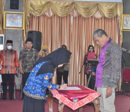 Lantik 83 PNS, Bupati Kolaka : Jangan Mendongkol Dimutasi, Lihat Saya