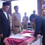 Drs. Wardi Resmi Jabat Pelaksana Sekda Kolaka