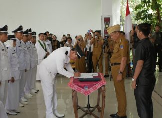 Lantik 24 Kepala Desa, Bupati Kolaka : Bangun Lagi Persatuan dan Kesatuan, Tim Sukses Bubar !
