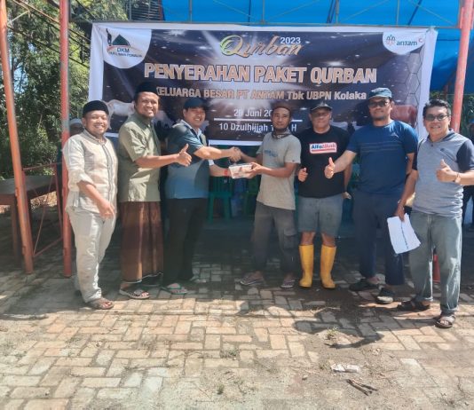 Di Hari Raya Idul Adha, Keluarga Besar ANTAM UBPN Kolaka Salurkan 1.200 Kilo Daging Kurban