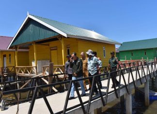 Wabub Kolaka Tinjau Pembangunan Rumah Modern Terintegrasi Kampung Bajo di Tanggetada