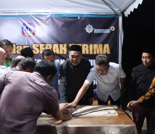 “Switch ON” 172 Tiang Lampu Penerangan Bypass Kolaka-Pomalaa Difungsikan