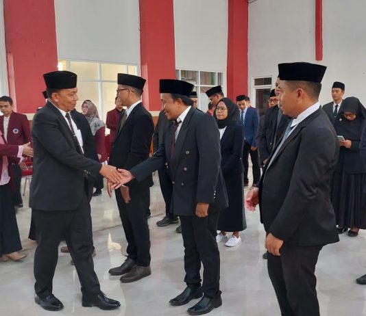 Rektor USN Kolaka Lantik 27 Jabatan Fungsional Dosen