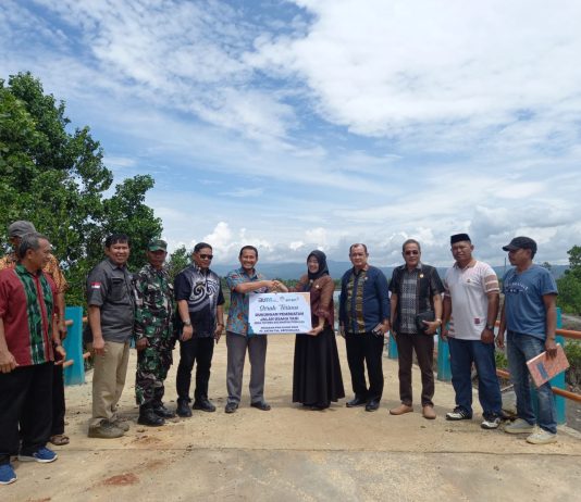 Bantu Petani, Antam Bangun Jembatan untuk Masyarakat di Totobo