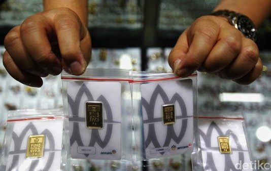 Emas Antam Menguat, Harga Hari Ini Capai Rp 1.906.000 per Gram