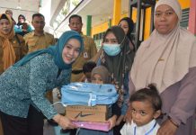 Bantuan Seragam dan Peralatan Sekolah untuk Anak-Anak TK PAUD Kolaka