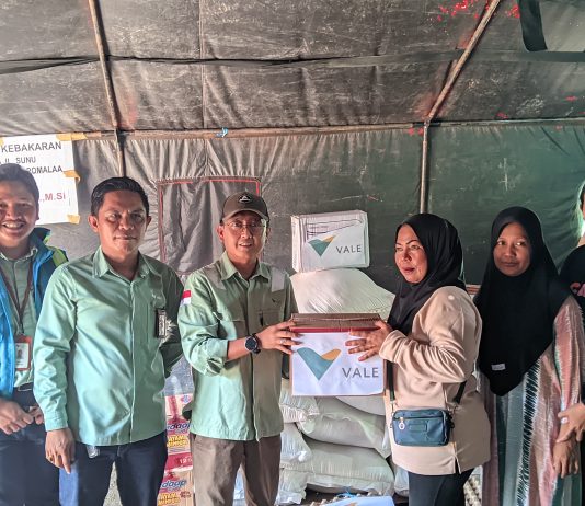 PT. Vale Peduli Korban Kebakaran di Kelurahan Dawi-Dawi Pomalaa