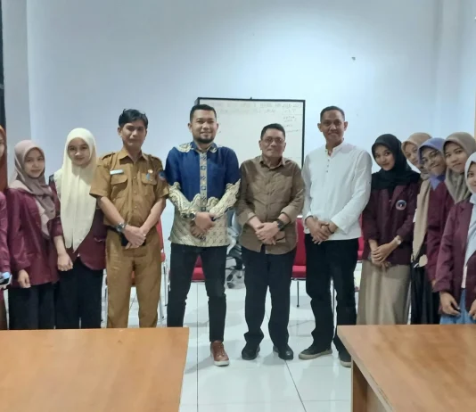Kuliah Lapangan di DPRD Kolaka: Mahasiswa USN Belajar tentang Demokrasi Kuliah Lapangan di DPRD Kolaka: Mahasiswa USN Belajar tentang Demokrasi