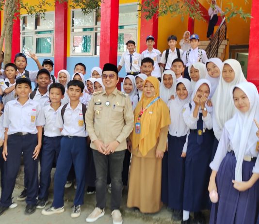 Bupati Kolaka Berikan Perhatian pada Pendidikan dengan Program “Bupati Rindu Sekolah”