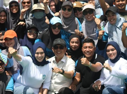 Semarak HUT RI ke-80: Ketua TP-PKK Kolaka Buka Lomba Senam Beramal