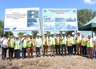 Bupati Kolaka Letakkan Batu Pertama Pembangunan Kantor Perumdam dan Sosialisasi Rehabilitasi Intake Tahap II
