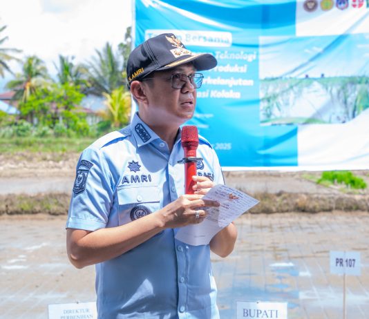 Bupati Kolaka Tekankan Keseimbangan Tambang dan Pertanian dalam Tanam Perdana Demplot Padi Puubunga