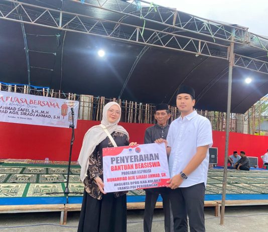 Silaturahmi Ramadan, Anggota DPRD Kolaka Agil Siradj Gelar Buka Puasa Bersama dan Salurkan Bantuan untuk Masyarakat