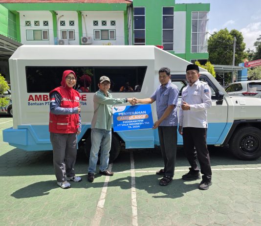 PT Vale Serahkan Ambulans ke PMI Kolaka, Dukung Layanan Kesehatan Masyarakat