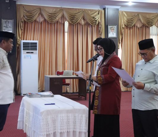 Penguatan Akuntabilitas, Sekda Kolaka Pimpin Penandatanganan Perjanjian Kinerja SKPD