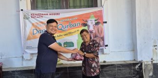 Idul Adha Penuh Berkah, Kejari Kolaka Salurkan Ratusan Paket Daging Qurban