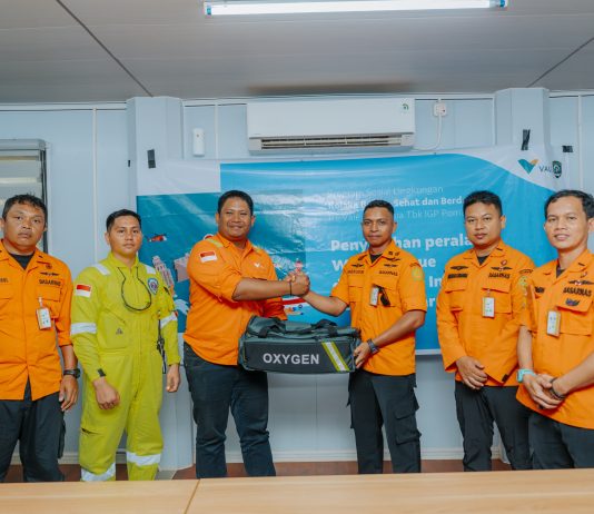 Perkuat Kesiapsiagaan Bencana, PT Vale Serahkan Bantuan Alat Penyelamatan Air dan First Aid Kepada Pos SAR Kolaka
