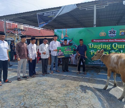 Polres Kolaka Salurkan Daging Qurban Kepada Masyarakat