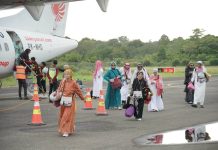 432 Jamaah Haji Kolaka Pulang dengan Selamat, Disambut Haru Keluarga di Bandara Sangia Nibandera