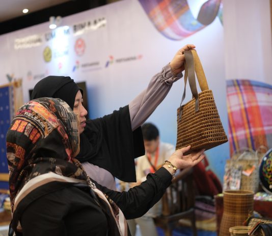 PT Vale Siapkan Generasi Penerus Anyaman Teduhu, Warisan Budaya Luwu Timur Tampil di Dekranas 2026