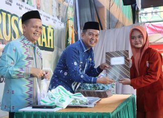 Bupati Kolaka Hadiri Haflah Akhirussanah Ponpes Al Mawaddah Warrahmah, Dorong Santri Jadi Generasi Unggul dan Berkarakter