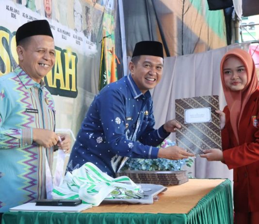 Bupati Kolaka Hadiri Haflah Akhirussanah Ponpes Al Mawaddah Warrahmah, Dorong Santri Jadi Generasi Unggul dan Berkarakter