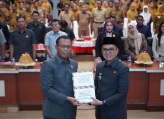 Bupati Kolaka Serahkan Ranperda Pertanggungjawaban APBD 2025, Tegaskan Komitmen Transparansi dan Akuntabilitas