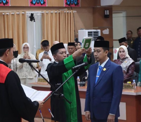 Ramadhan Husain Resmi Dilantik sebagai Wakil Ketua DPRD Kolaka, Bupati Tekankan Sinergi Bangun Daerah