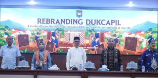 Kolaka Jadi Percontohan Digitalisasi Bansos di Sultra, Bupati Amri Dorong Penguatan IKD Lewat Layanan Jemput Bola