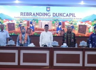 Kolaka Jadi Percontohan Digitalisasi Bansos di Sultra, Bupati Amri Dorong Penguatan IKD Lewat Layanan Jemput Bola