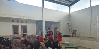 Cegah Penyakit Sejak Dini, Mahasiswa KKN-PK Unhas Periksa Kesehatan 86 Warga Desa Salebba